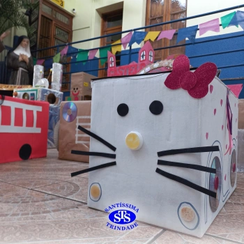 Alunos criam brinquedos a partir de caixas | Infantil 3