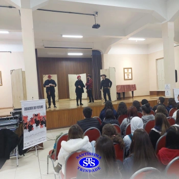 Teatro para alunos do Ensino Médio 