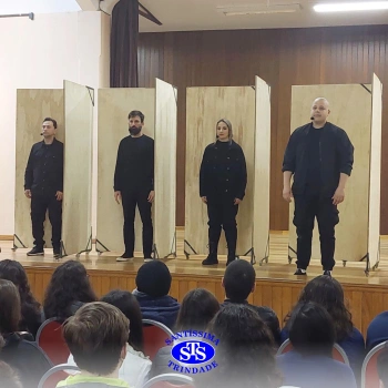 Teatro para alunos do Ensino Médio 