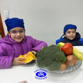 Sopa com legumes estimula a alimentação saudável e aumenta o vocabulário em inglês