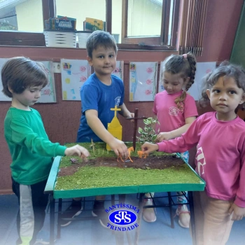Alunos constroem maquete para estudar a história da cidade | Infantil 4