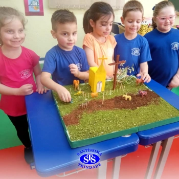 Alunos constroem maquete para estudar a história da cidade | Infantil 4