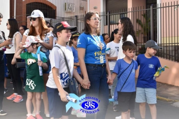 Caminhada Franciscana pela Paz reúne famílias para espalhar a paz e o bem