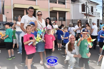 Caminhada Franciscana pela Paz reúne famílias para espalhar a paz e o bem