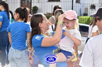 Caminhada Franciscana pela Paz reúne famílias para espalhar a paz e o bem