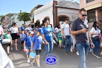 Caminhada Franciscana pela Paz reúne famílias para espalhar a paz e o bem