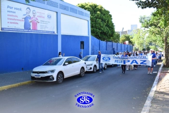 Caminhada Franciscana pela Paz reúne famílias para espalhar a paz e o bem