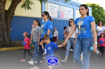 Caminhada Franciscana pela Paz reúne famílias para espalhar a paz e o bem