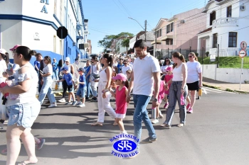 Caminhada Franciscana pela Paz reúne famílias para espalhar a paz e o bem