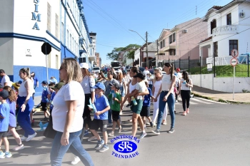Caminhada Franciscana pela Paz reúne famílias para espalhar a paz e o bem