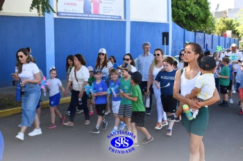Caminhada Franciscana pela Paz reúne famílias para espalhar a paz e o bem
