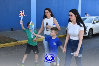 Caminhada Franciscana pela Paz reúne famílias para espalhar a paz e o bem