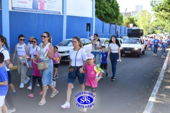 Caminhada Franciscana pela Paz reúne famílias para espalhar a paz e o bem