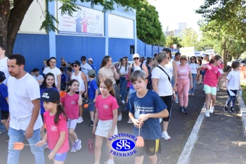 Caminhada Franciscana pela Paz reúne famílias para espalhar a paz e o bem