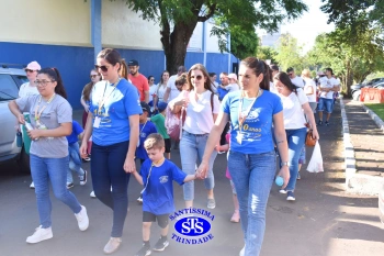 Caminhada Franciscana pela Paz reúne famílias para espalhar a paz e o bem