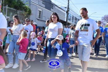 Caminhada Franciscana pela Paz reúne famílias para espalhar a paz e o bem