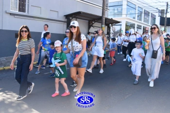 Caminhada Franciscana pela Paz reúne famílias para espalhar a paz e o bem