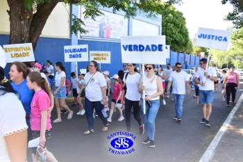 Caminhada Franciscana pela Paz reúne famílias para espalhar a paz e o bem