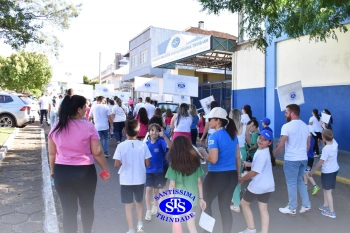 Caminhada Franciscana pela Paz reúne famílias para espalhar a paz e o bem