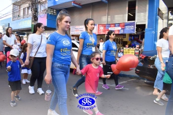 Caminhada Franciscana pela Paz reúne famílias para espalhar a paz e o bem