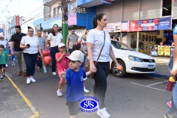 Caminhada Franciscana pela Paz reúne famílias para espalhar a paz e o bem