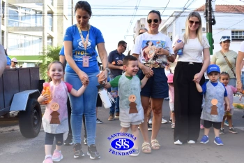 Caminhada Franciscana pela Paz reúne famílias para espalhar a paz e o bem