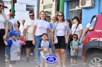 Caminhada Franciscana pela Paz reúne famílias para espalhar a paz e o bem