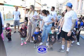 Caminhada Franciscana pela Paz reúne famílias para espalhar a paz e o bem