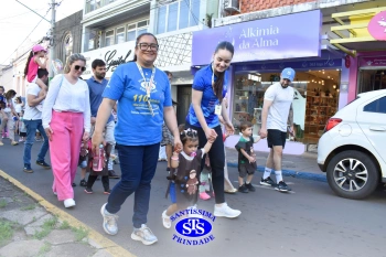 Caminhada Franciscana pela Paz reúne famílias para espalhar a paz e o bem