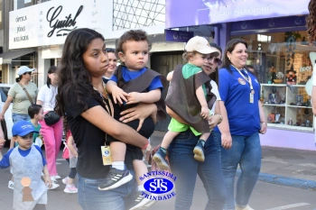Caminhada Franciscana pela Paz reúne famílias para espalhar a paz e o bem