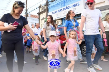 Caminhada Franciscana pela Paz reúne famílias para espalhar a paz e o bem