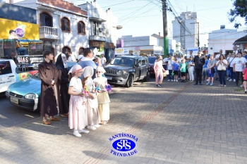 Caminhada Franciscana pela Paz reúne famílias para espalhar a paz e o bem