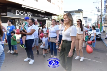 Caminhada Franciscana pela Paz reúne famílias para espalhar a paz e o bem