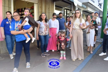 Caminhada Franciscana pela Paz reúne famílias para espalhar a paz e o bem