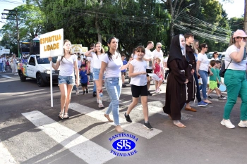 Caminhada Franciscana pela Paz reúne famílias para espalhar a paz e o bem