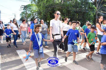 Caminhada Franciscana pela Paz reúne famílias para espalhar a paz e o bem