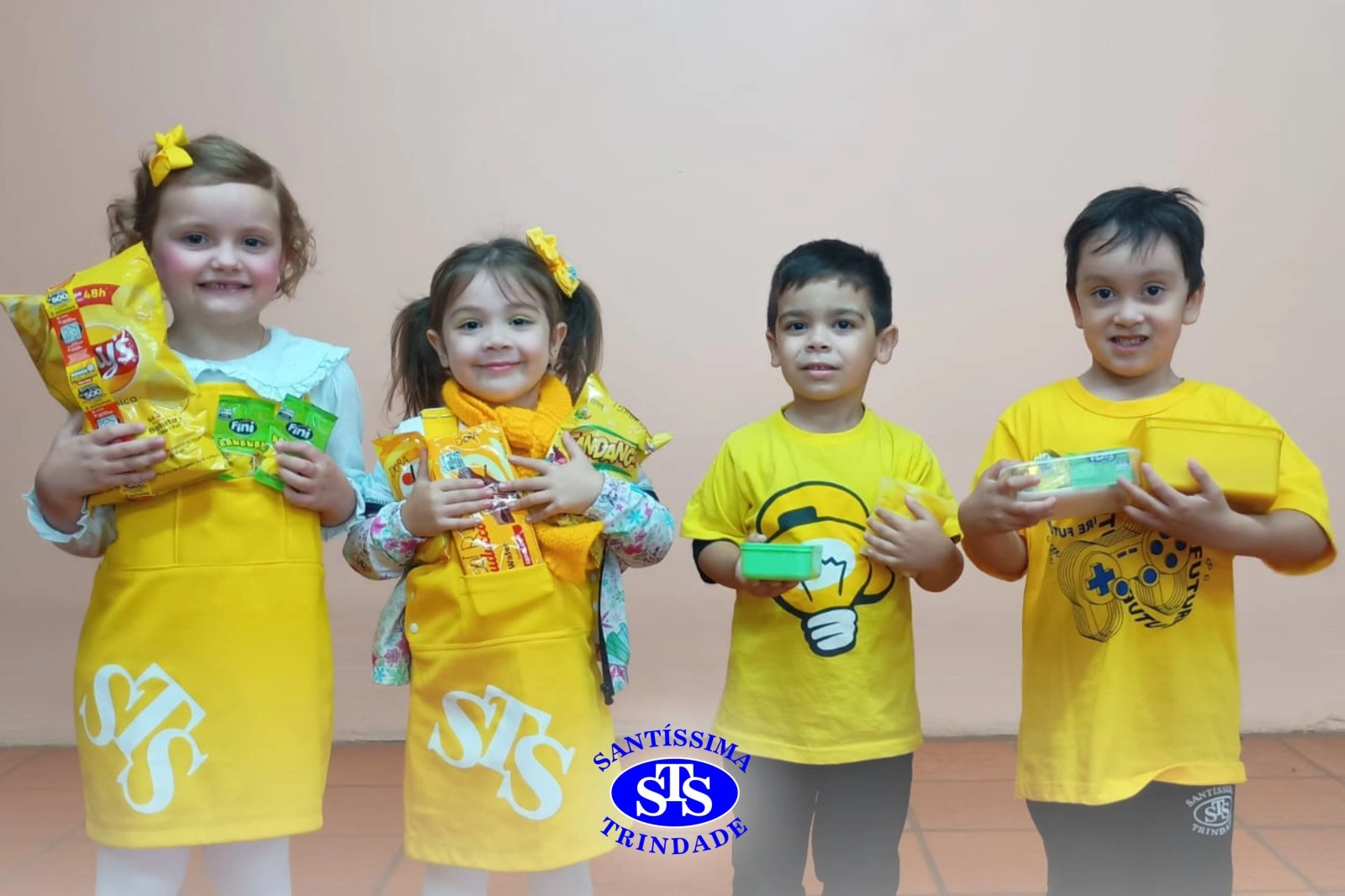 Crianças celebram Festa das Cores no Parque Franciscano com brincadeiras