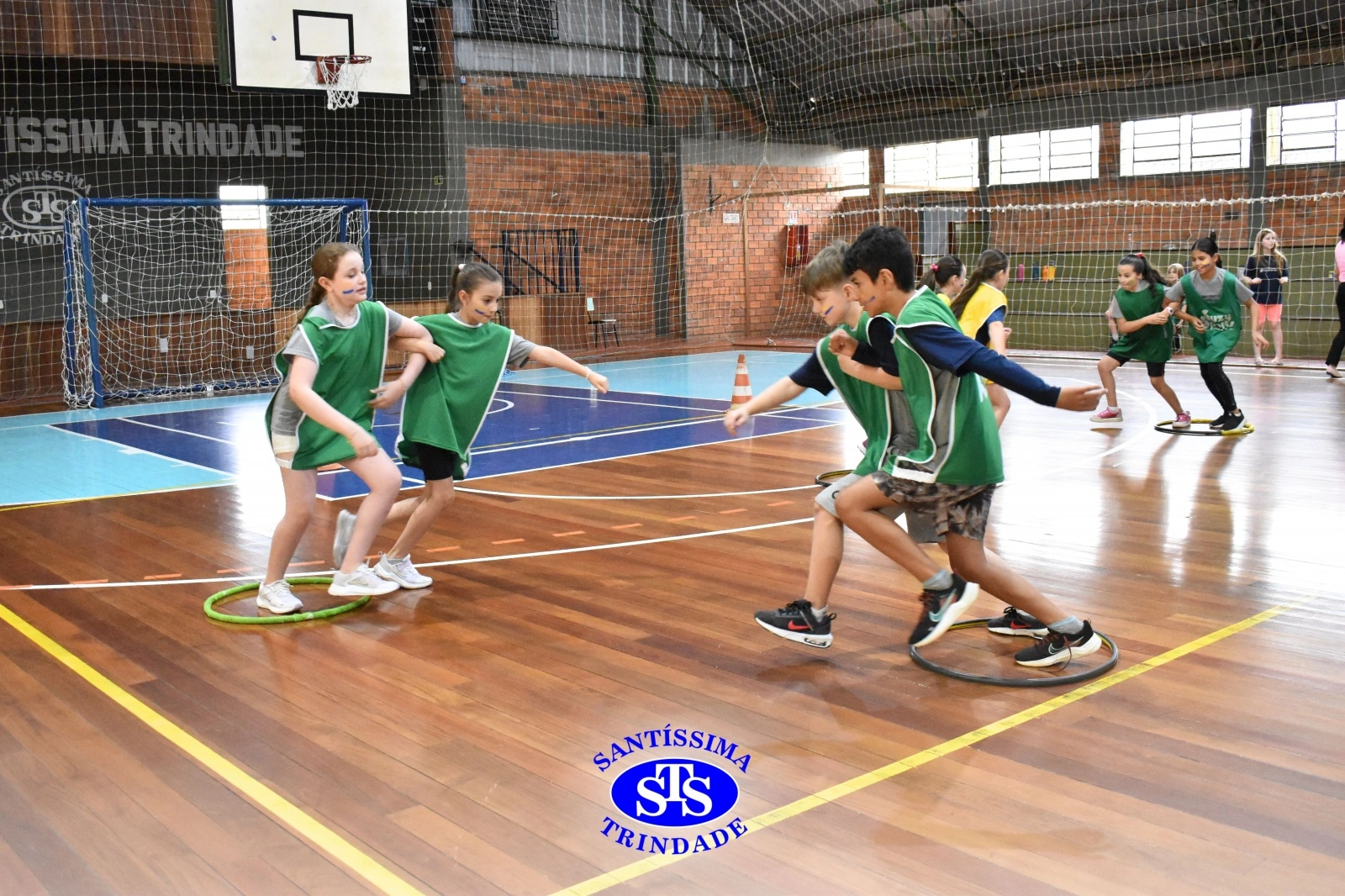 Gincana Esportiva proporciona momentos de convivência e diversão | 4º ano