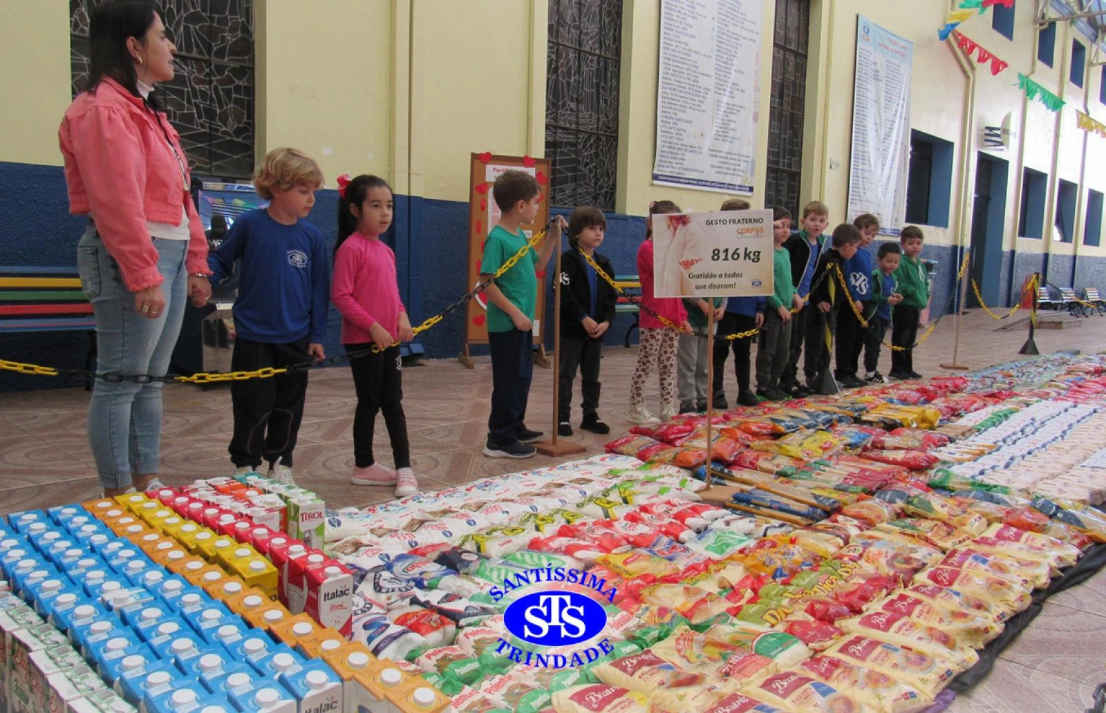 Arrecadamos mais de 800 quilos de alimentos no Gesto Fraterno de Corpus Christi