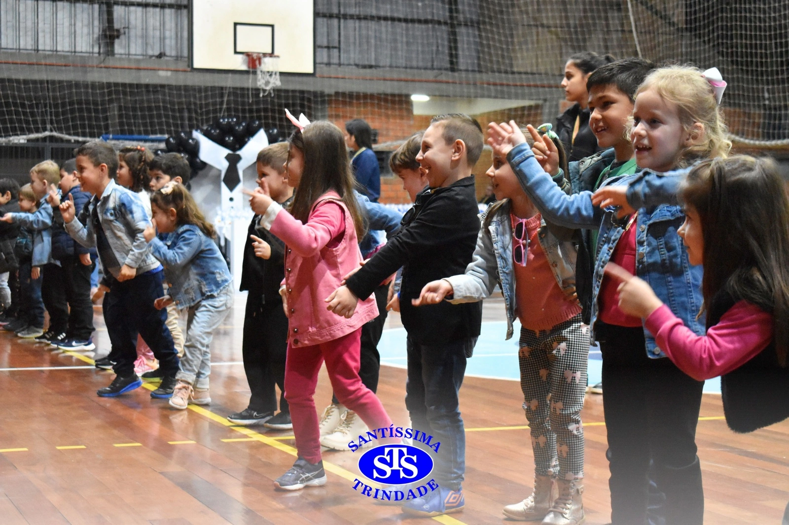 Homenagem aos pais dos alunos do Infantil 1, 2, 3 e 4