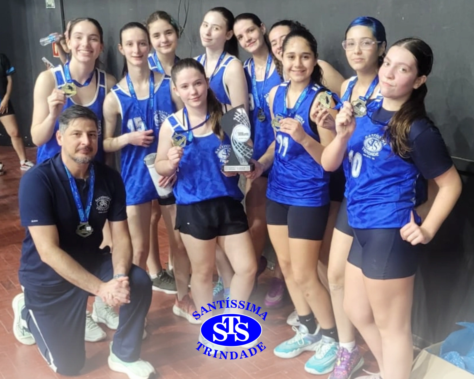 Basquete Feminino conquista dois troféus de 1º lugar nos JEM
