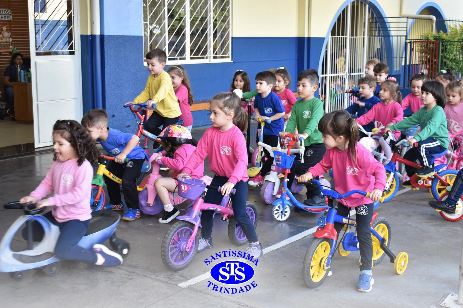 Crianças participam de atividade sobre a Semana do Trânsito | Inf. 3