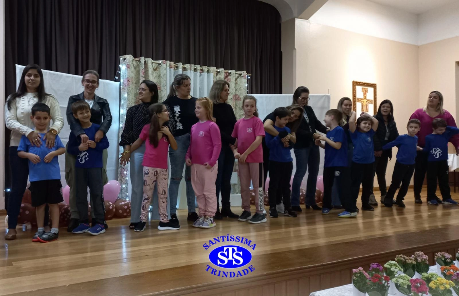 2º ano | Mães são homenageadas com várias atividades 