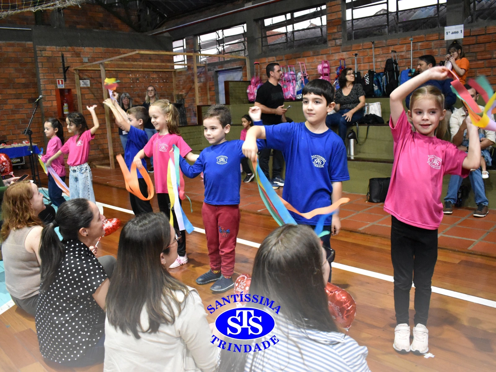 Homenagens às Mães do 1º e 2º ano