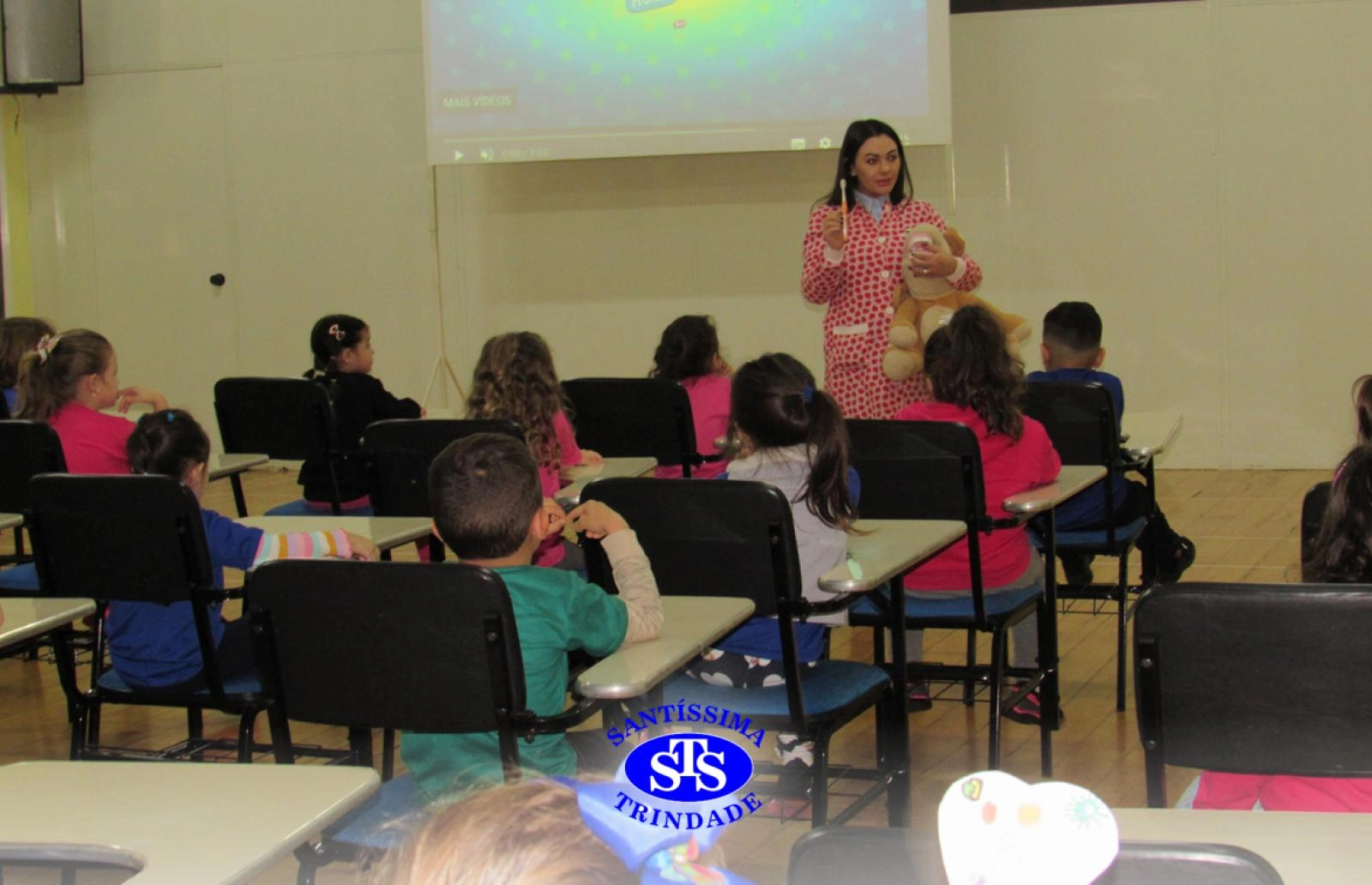 Infantil 4 estuda hábitos saudáveis de higiene bucal