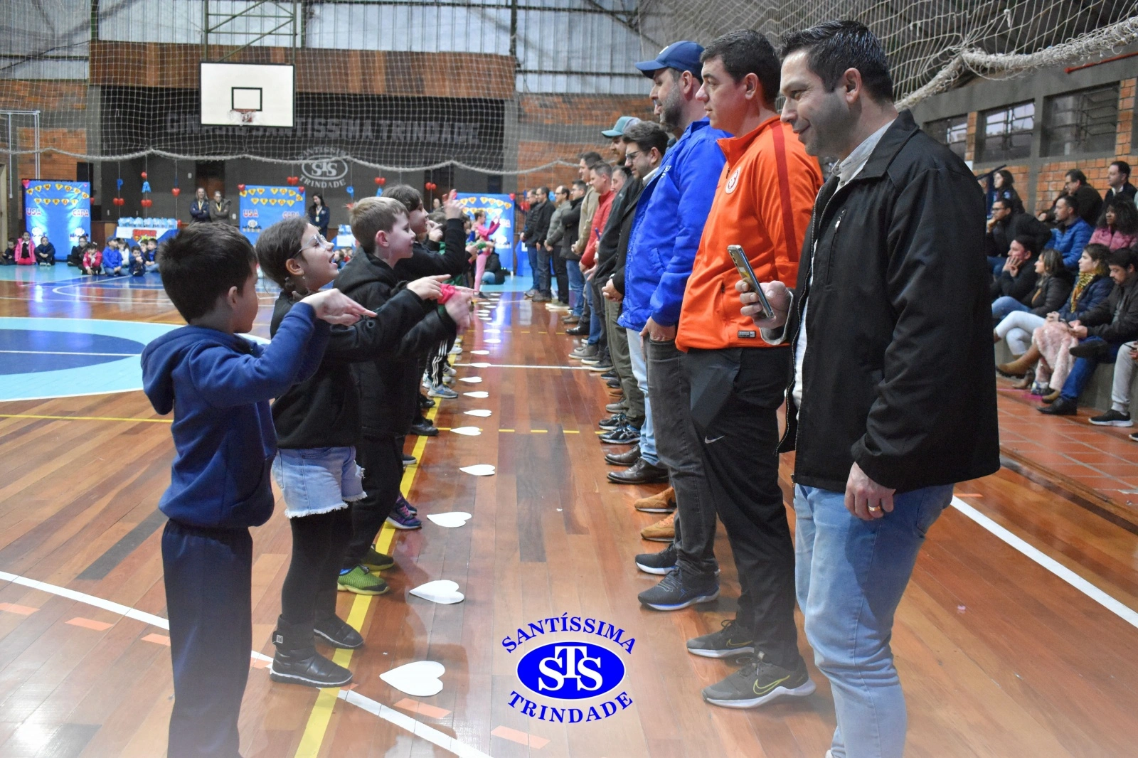 Homenagem aos pais dos alunos do Infantil 5 e 1º ano 