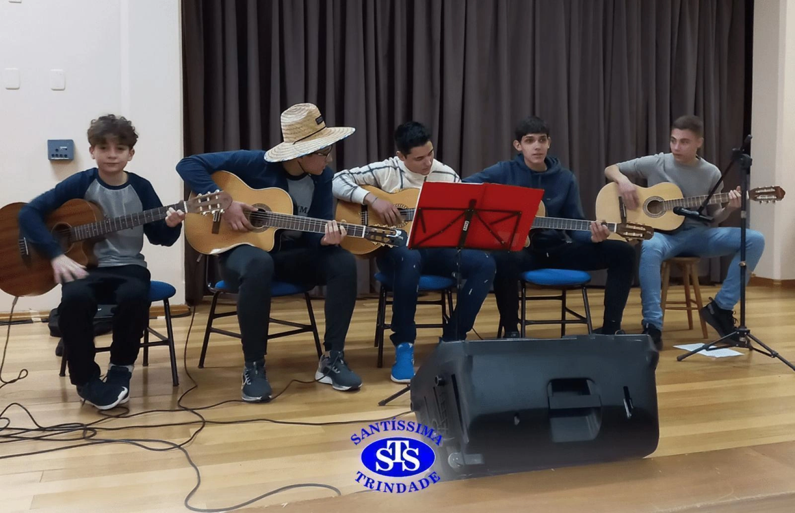 O palco foi todo dos nossos talentosos alunos