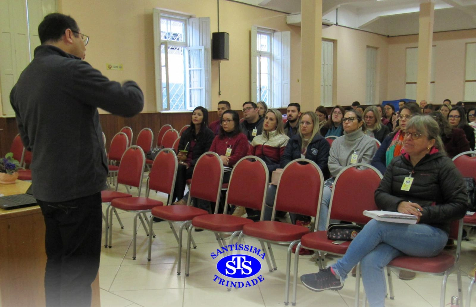 Encontro de formação com profissionais do Colégio