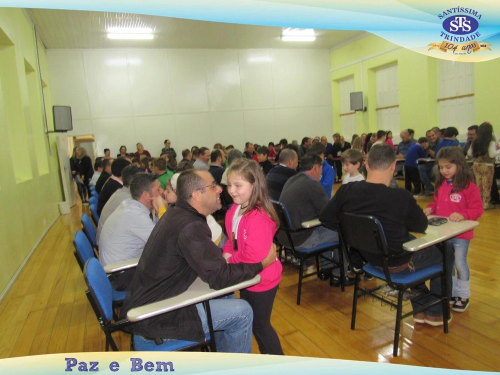Homenagem aos Pais - 3º ano 1 e 2; 1º ano 1 e 4