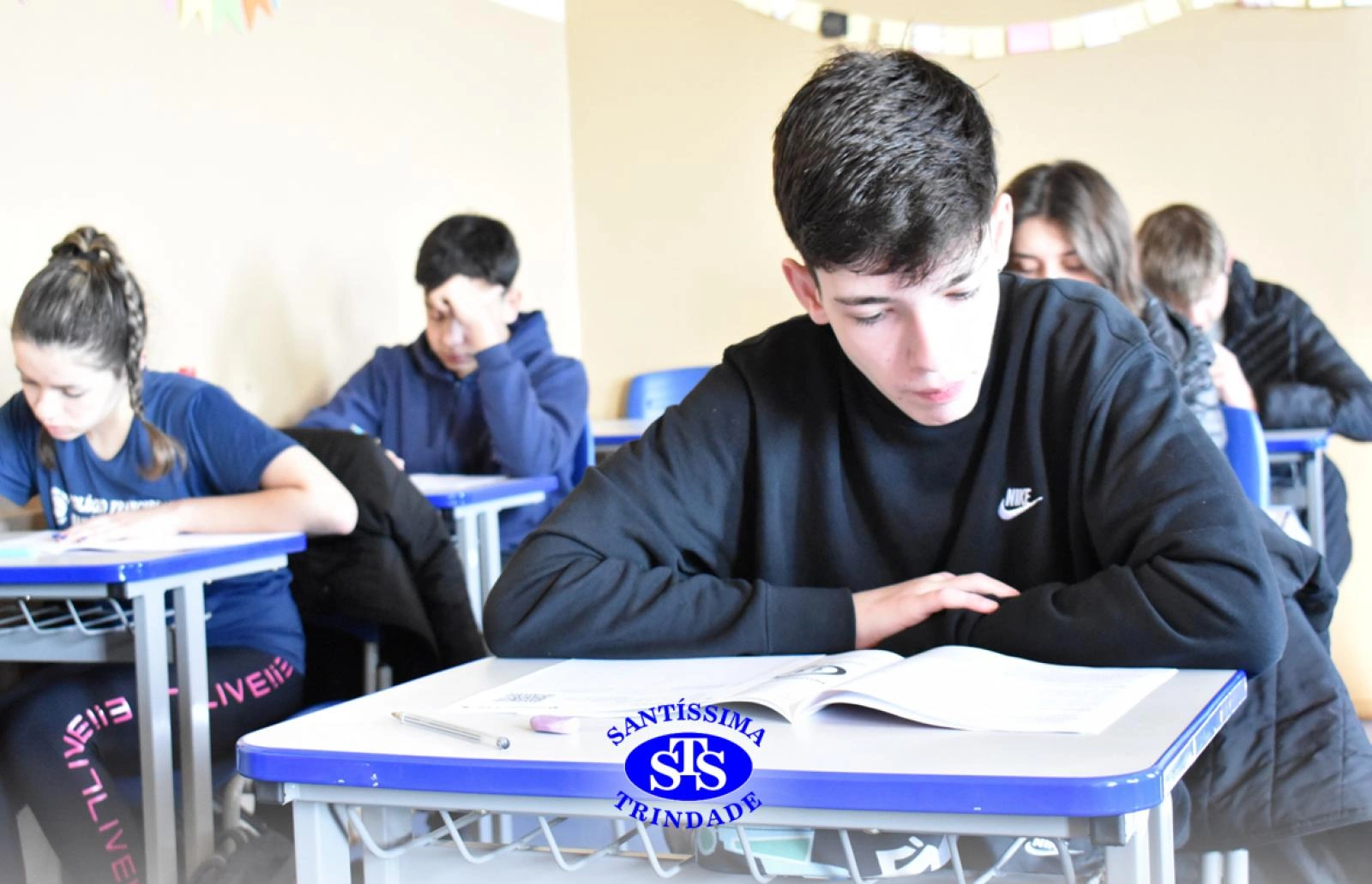 Simulado prepara os alunos para realizar prova do ENEM | Ens. Médio